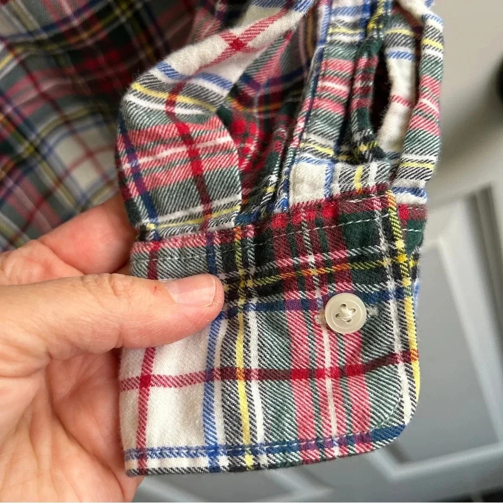 EUC Uniqlo size M women's button down plaid flannel shirt Christmas perfection - Picture 4 of 7